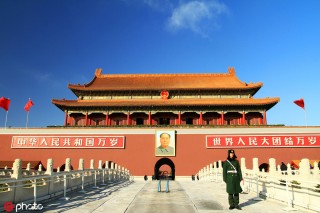 如何在城市发展中加强基础设施建设？这种加强有哪些重要性？