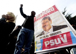 第1现场｜遭袭后的委内瑞拉：药店排队、油站关闭、民众集会抗议