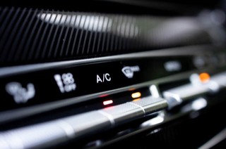 汽车空调压缩机故障有哪些表现？