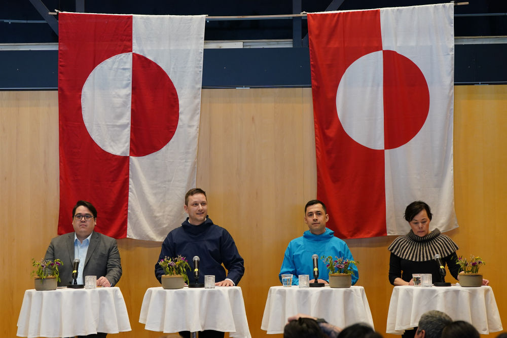 不装了！万斯登格陵兰岛鼓吹“脱丹入美”  第2张