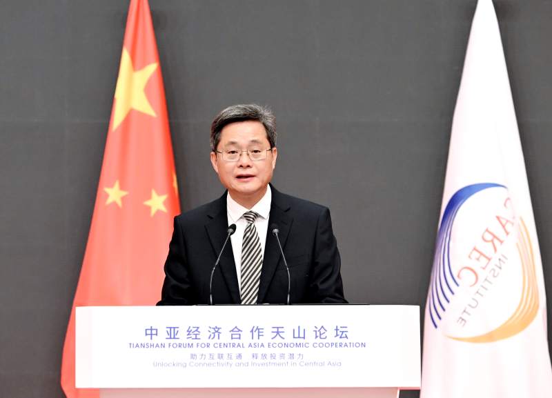 财政部部长蓝佛安出席中亚经济合作天山论坛开幕式并致辞  第1张