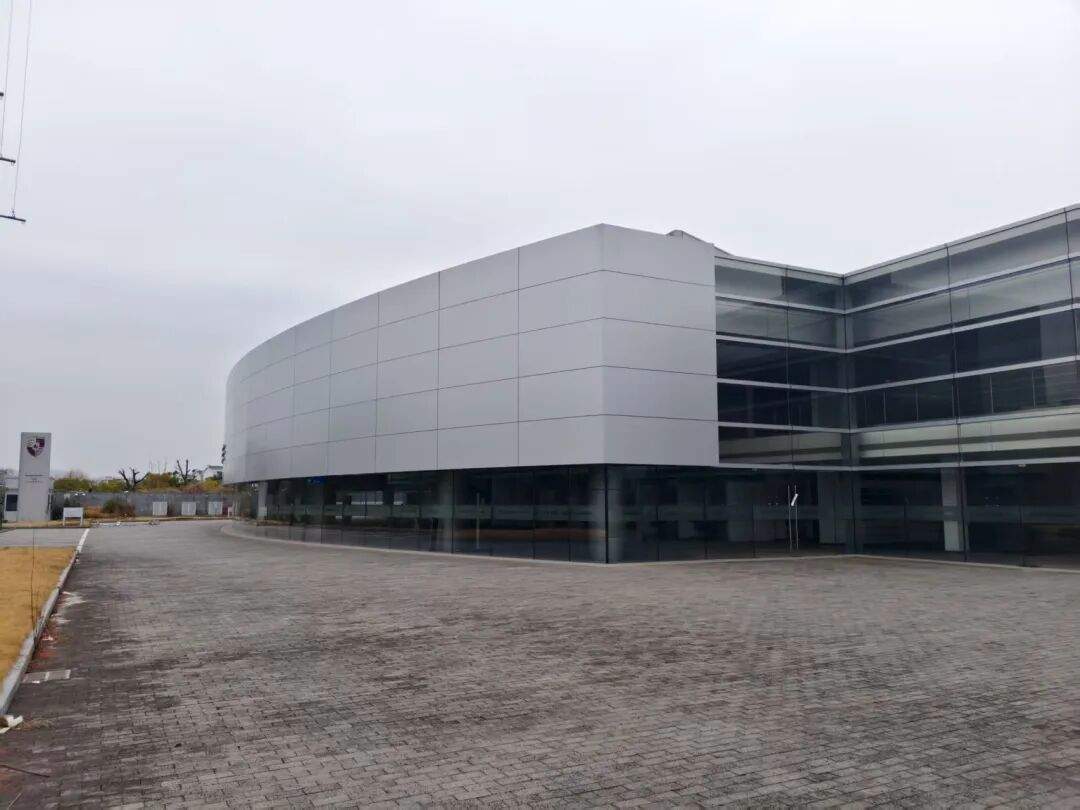 曾卖劳斯莱斯、保时捷等豪车,汽车销售巨头宝利德如今破产清算:杭州总部已人去楼空,义乌子公司贴上了封条 第7张 曾卖劳斯莱斯、保时捷等豪车,汽车销售巨头宝利德如今破产清算:杭州总部已人去楼空,义乌子公司贴上了封条 第7张