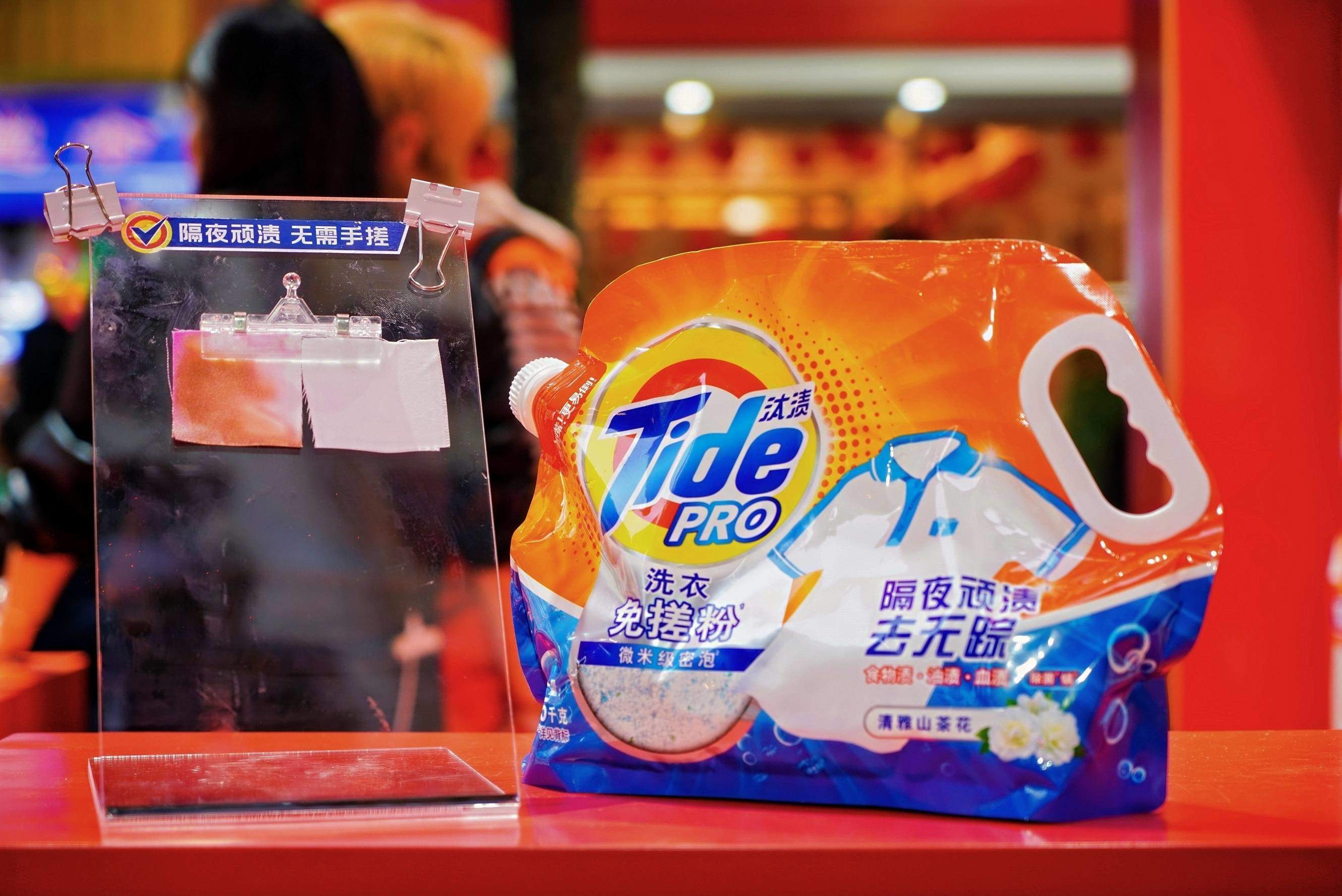 骏马迎春行花街，新汰渍再绽2026越秀西湖花市，净迎新年！  第3张