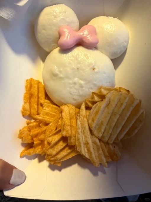 一个包子70元，一只鸡腿85元！上海迪士尼被指“靠情怀收割”，价格为何比东京贵超50%？  第2张