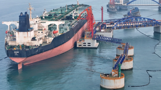 伊朗控制霍尔木兹海峡通行权,美国油价重返100美元上方 第1张 伊朗控制霍尔木兹海峡通行权,美国油价重返100美元上方 第1张